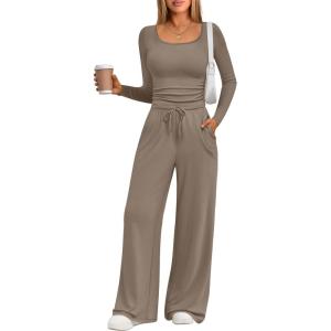 Trendy Queen 2 Piece Scoop Neck Lounge Set Womens Wide Leg Pants Side Ruching Slightly Crop Top Sweatsuit Sets With Pockets(Mocha)
